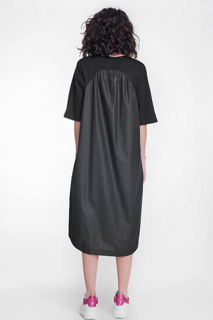 Vestido estilo camisero de popelin con cuello redondo en color negro