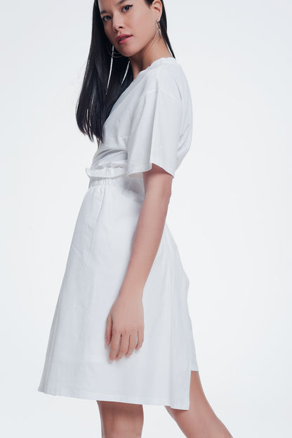 Vestido estilo camiseta con fruncido delantero color crema