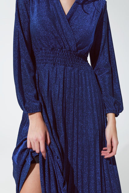 Vestido largo azul brillante entallado de talle alto y cuello en V