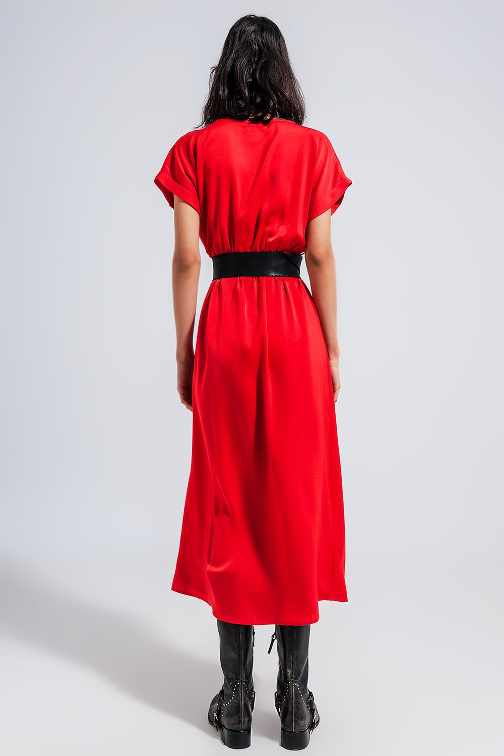 Vestido largo color rojo de manga corta en satén