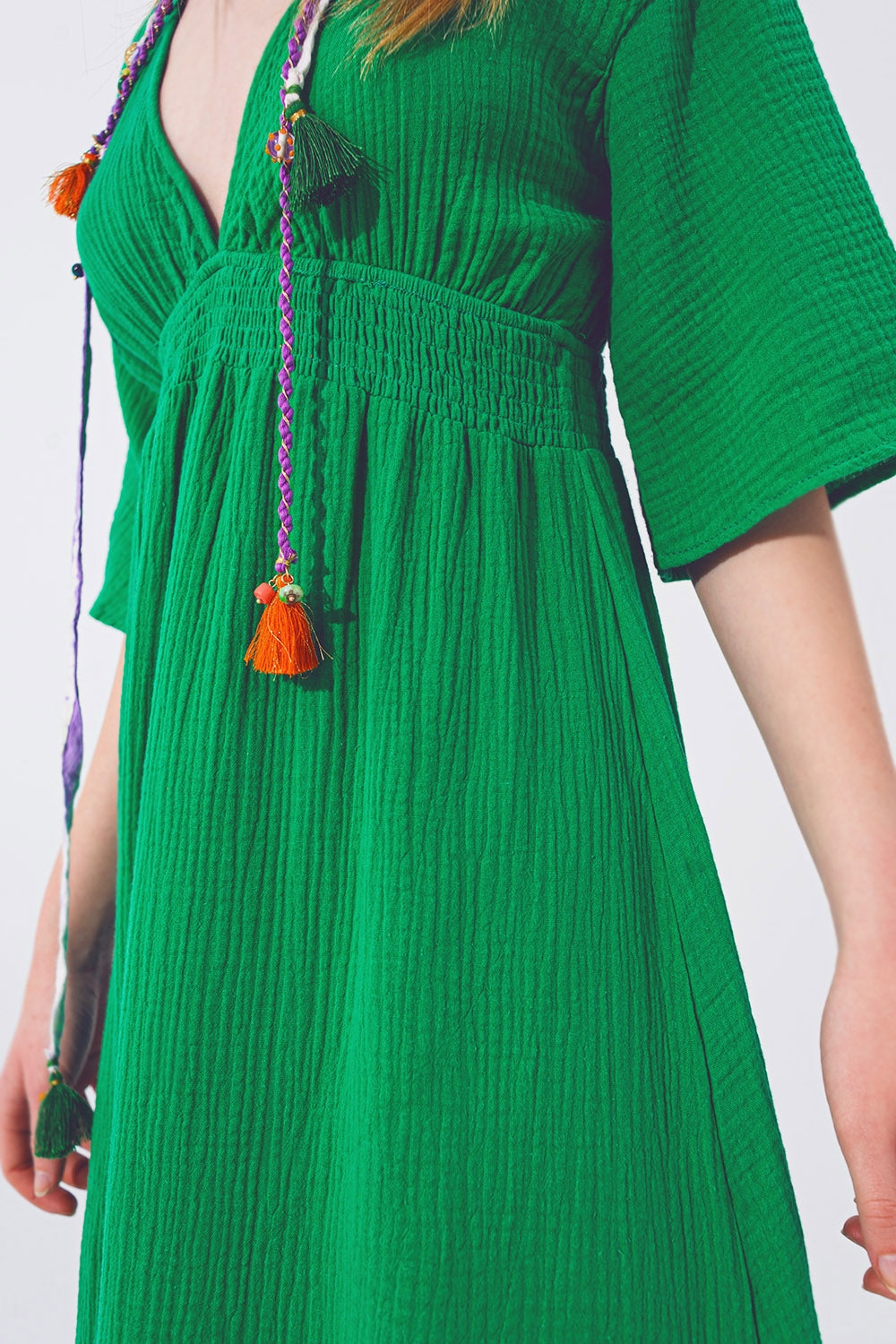 Vestido largo con cuello en V texturizado en verde