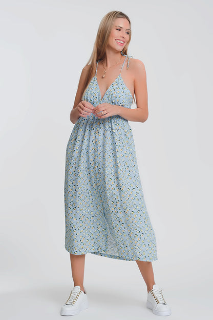 Q2 Vestido largo con espalda abierta en azul floral