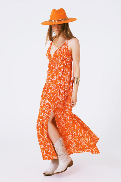 Vestido largo con estampado floral y escote en V en naranja