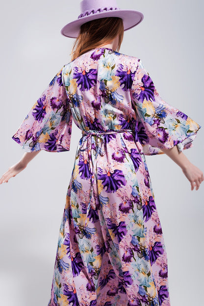 Vestido largo con estampado floral y mangas con vuelo morado