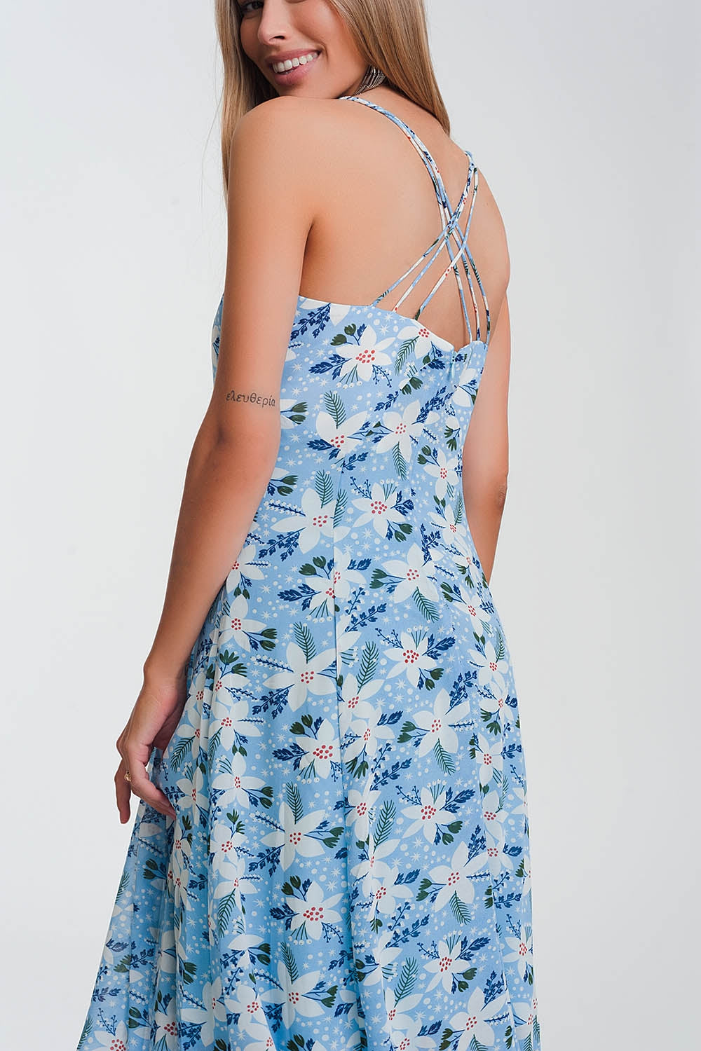 Vestido largo de tirantes con estampado de flores
