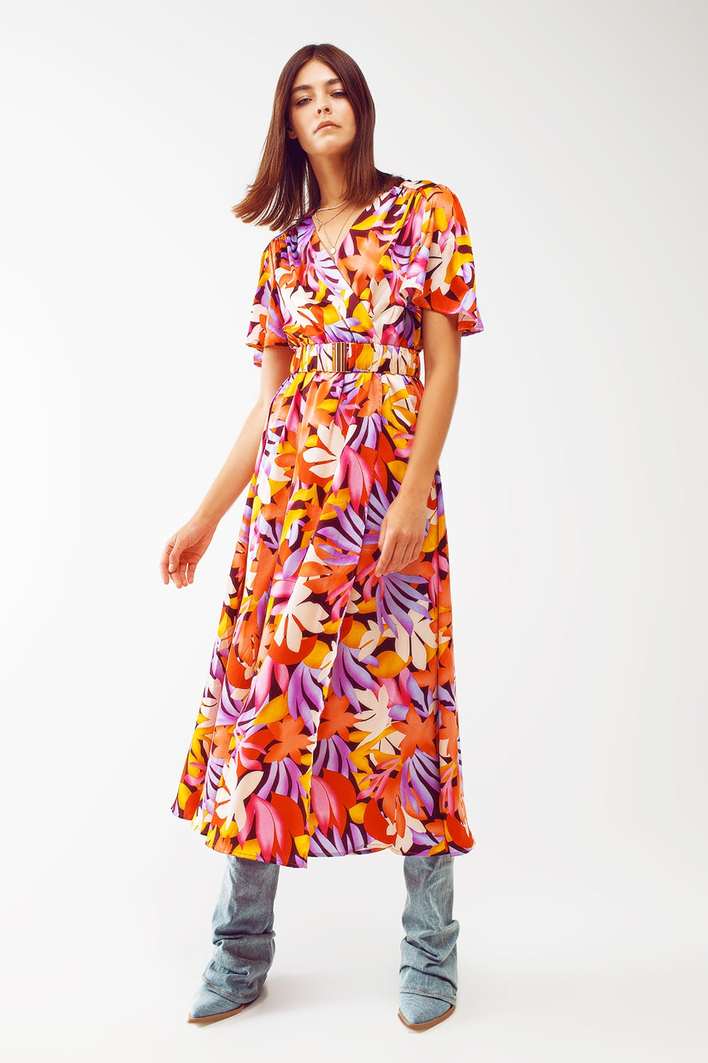 Vestido largo plisado con escote en V en multicolor