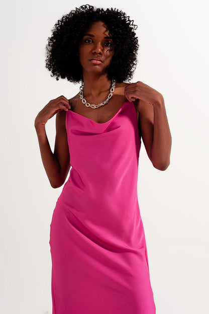 Vestido lencero de satén midi color fucsia de tirantes