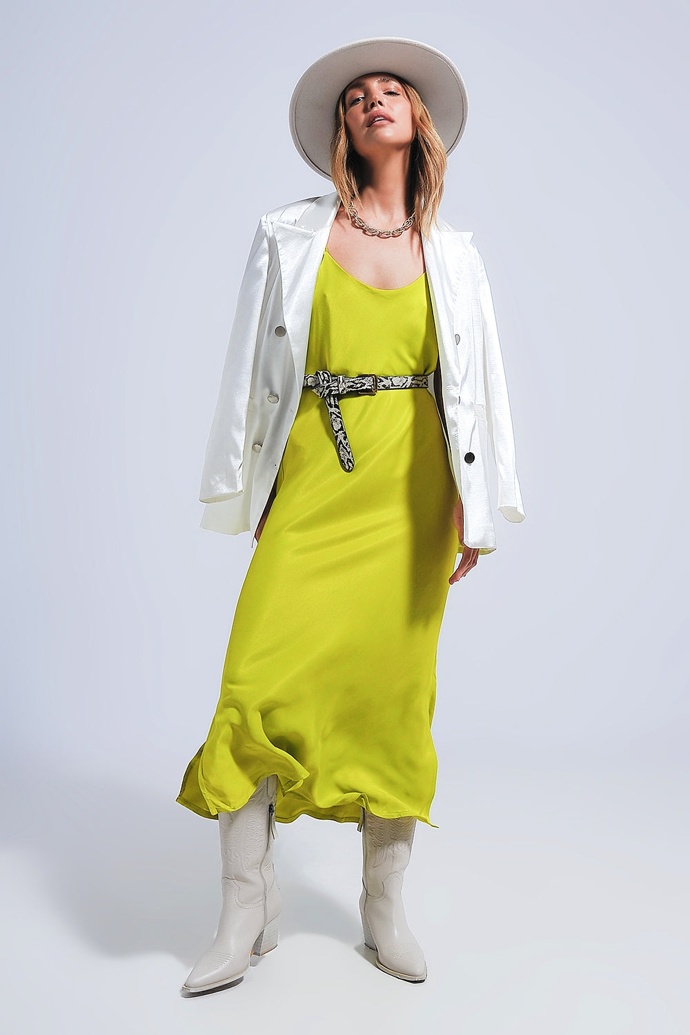 Vestido lencero midi verde de tirantes finos de satén