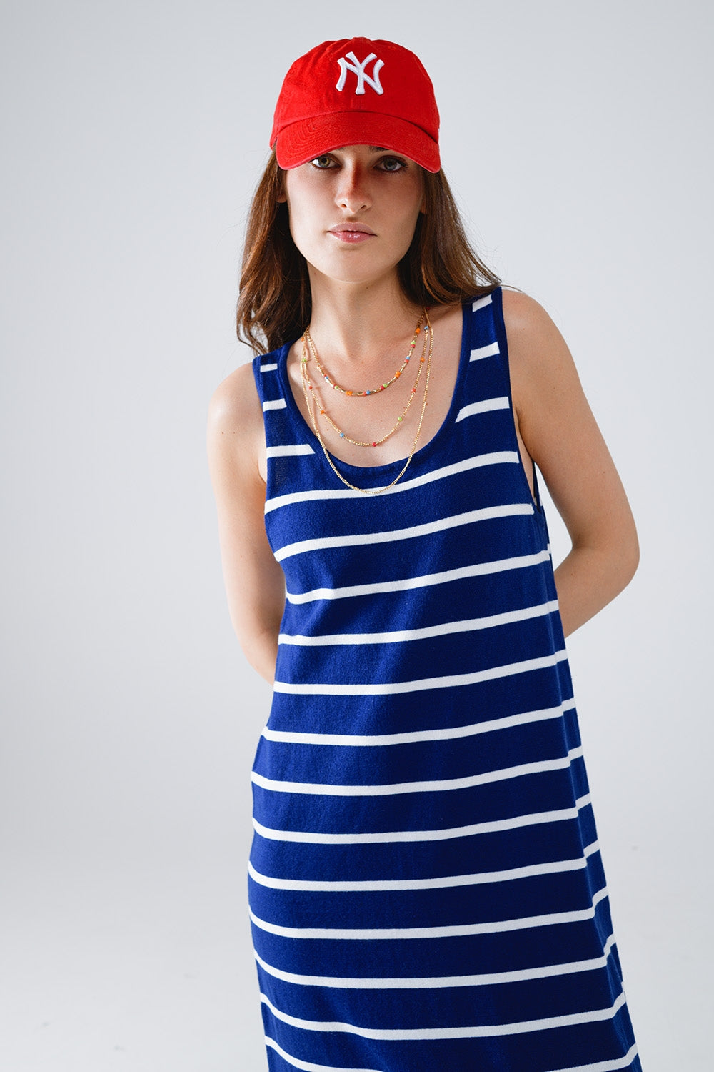 Vestido maxi De Tirantes Con Cuello Redondo En Azul Marino Con Rayas Blancas