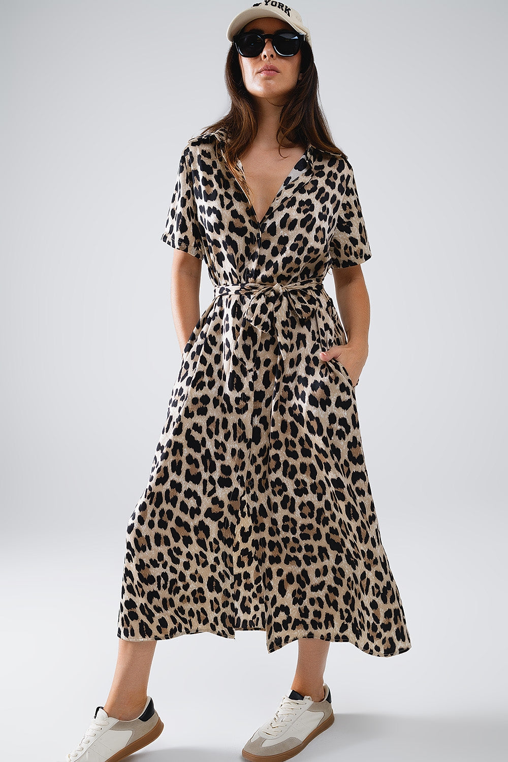 Vestido Midi Camisero De Manga Corta Con Cinturón En Estampado De Leopardo