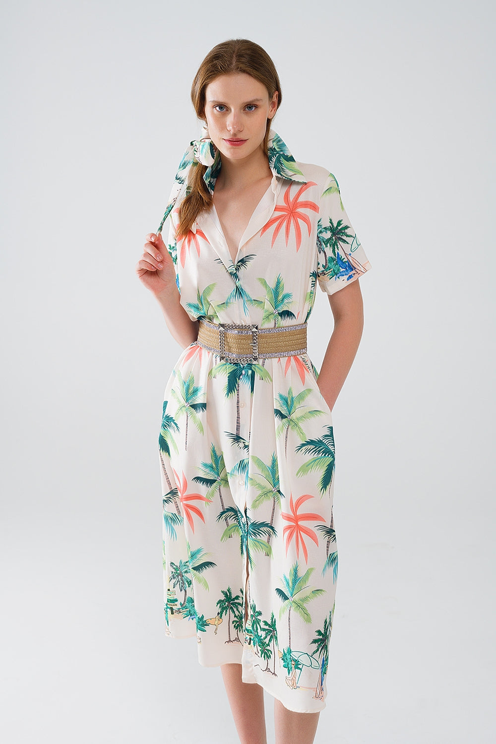Vestido midi crema con estampado playero y cuello polo