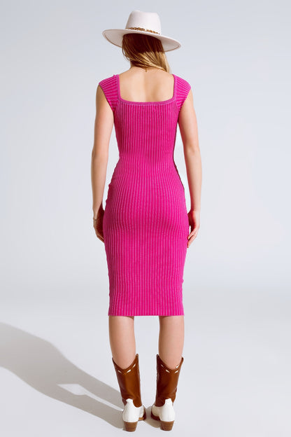 Vestido midi de canalé grueso rosa con mangas casquillo