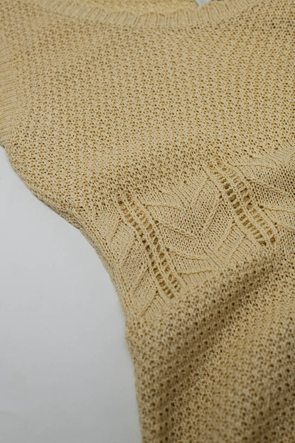 Vestido midi de punto beige sin mangas y cuello redondo