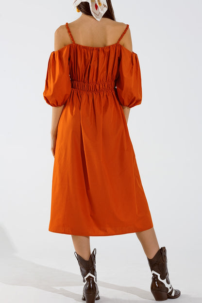 Vestido midi naranja de manga corta y tirantes