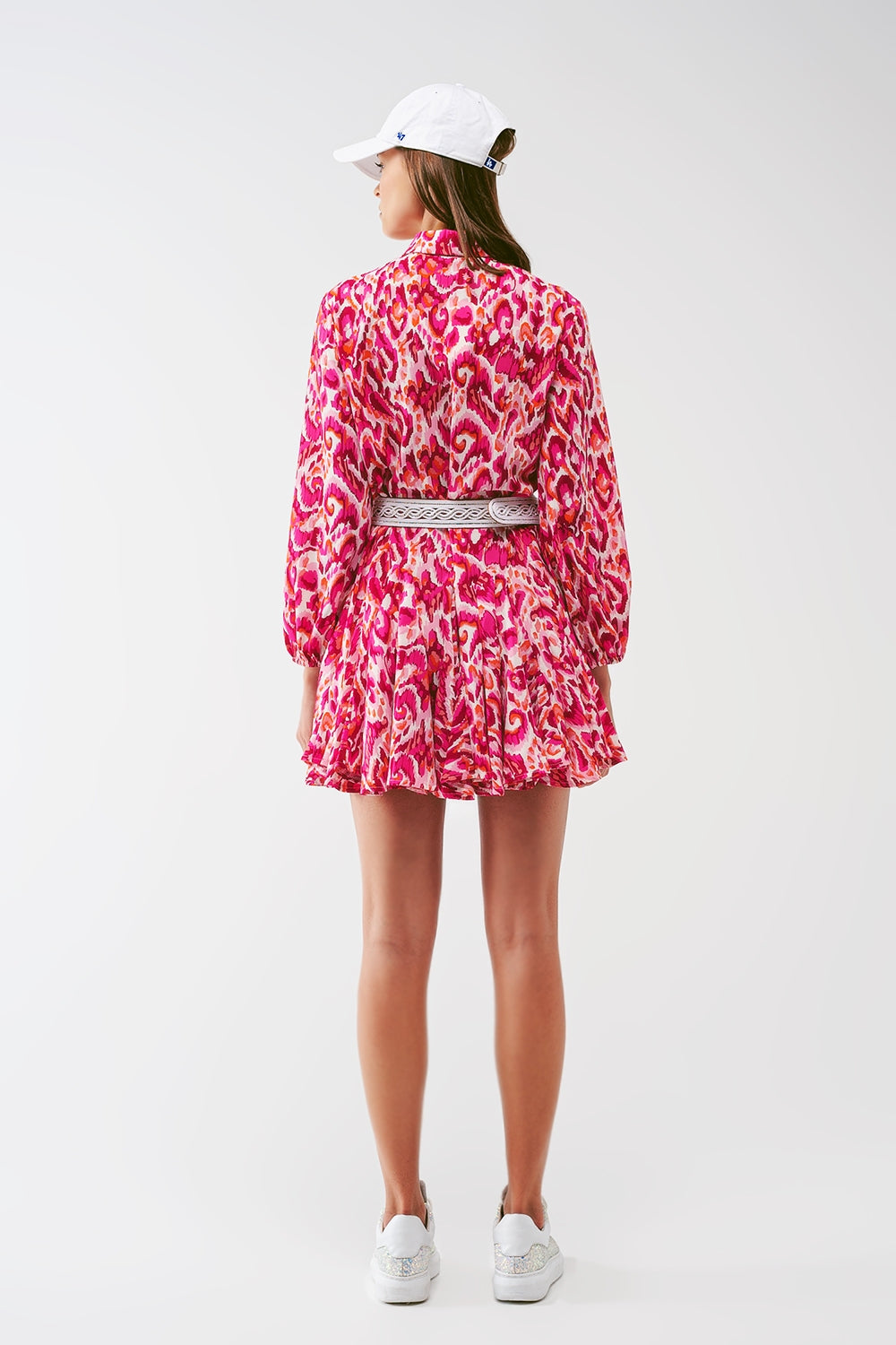 Vestido mini plisado de estampado floral en rosa