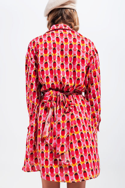 Vestido mini rojo con estampado lazada en la cintura y botones en la parte delantera