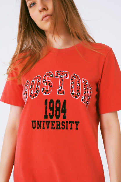 Vestido rojo midi estilo camiseta Boston 1984 University