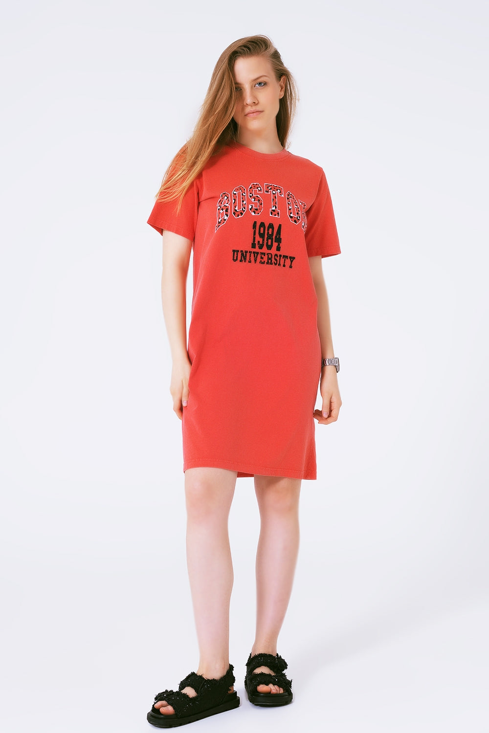 Vestido rojo midi estilo camiseta Boston 1984 University
