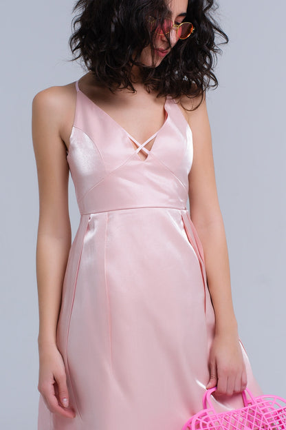 Vestido rosa con cintas cruzadas