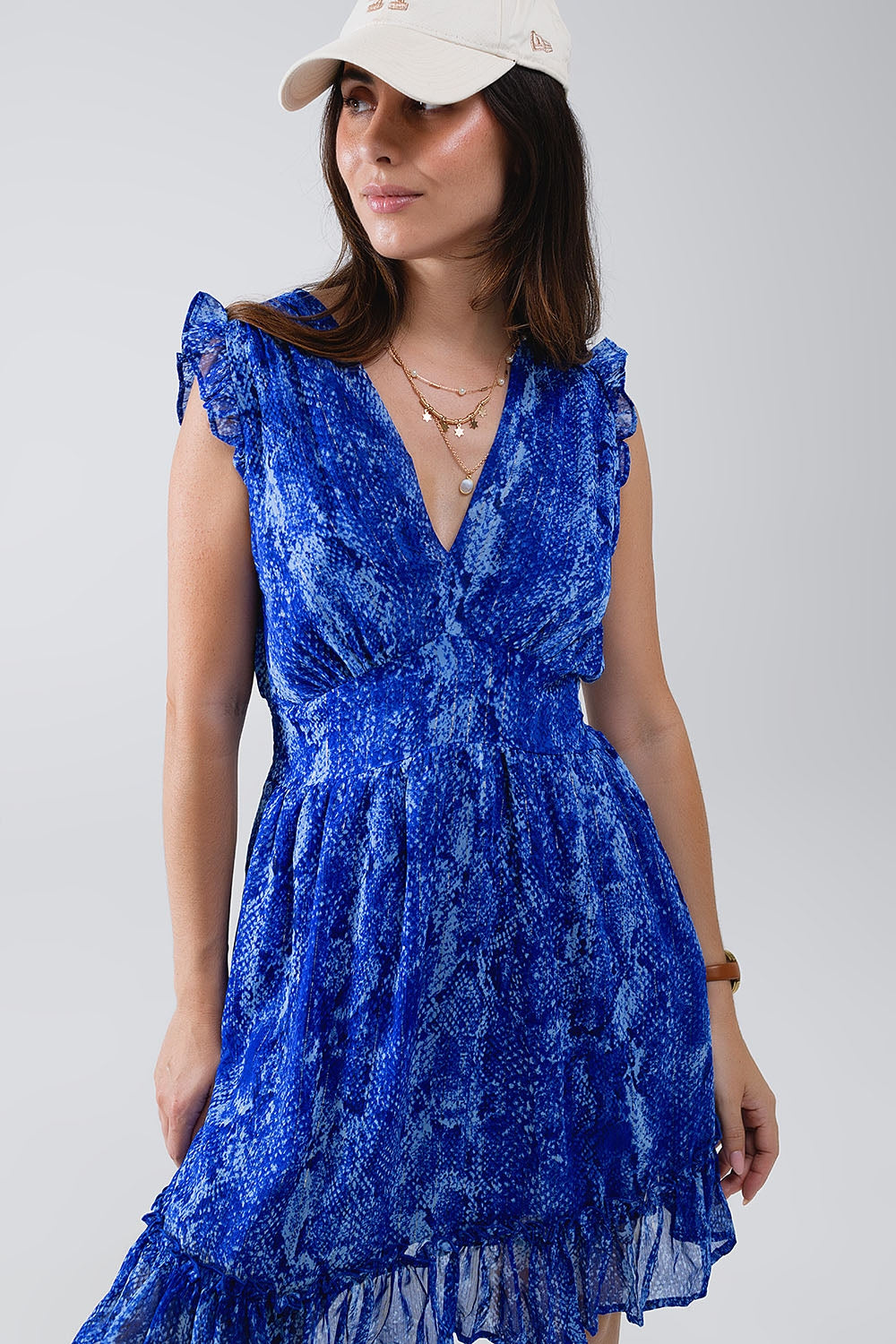 Vestido skater con cintura ceñida en estampado azul serpiente con hilo de lúrex dorado
