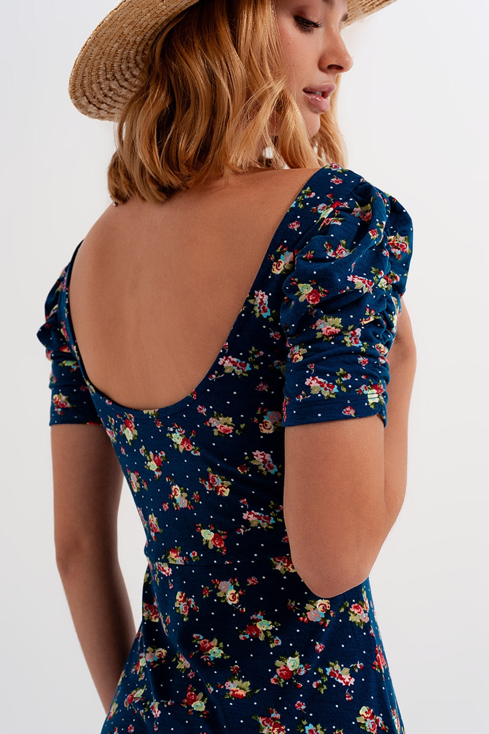 Vestido skater con manga abullonada y estampado floral azul marino