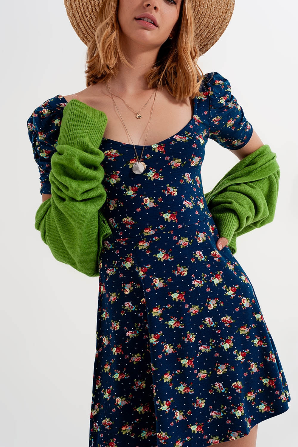 Vestido skater con manga abullonada y estampado floral azul marino