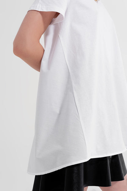 Vestido tipo camiseta en blanco