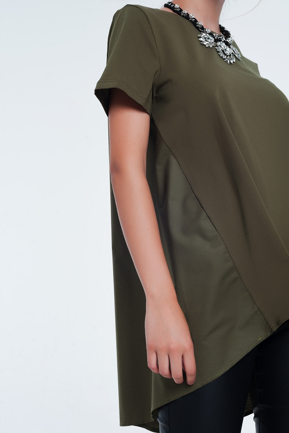 Vestido tipo camiseta en caqui