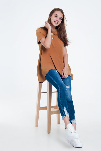 Vestido tipo camiseta en marron