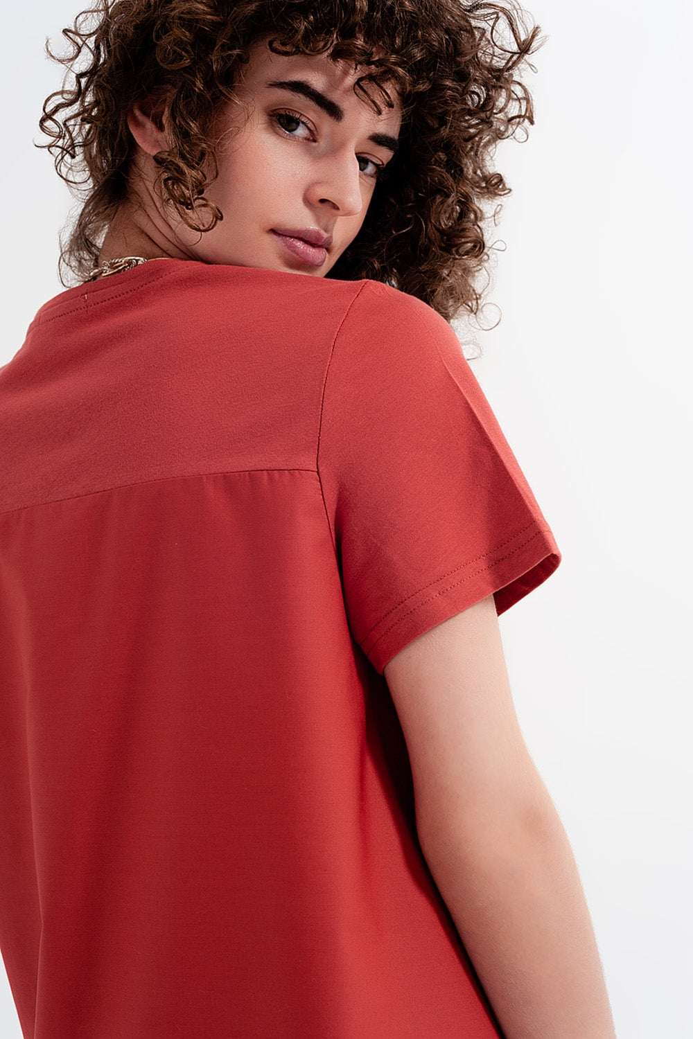Vestido tipo camiseta en naranja