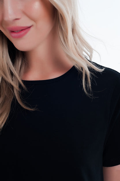Vestido tipo camiseta en negro