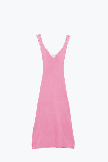 Q2 Vestido veraniego de punto ceñido al cuerpo en rosa con ribete blanco