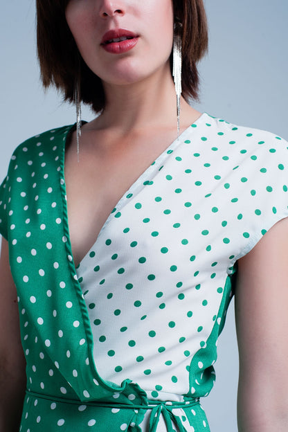 Vestido verde midi cruzado con estampado de mezcla de lunares